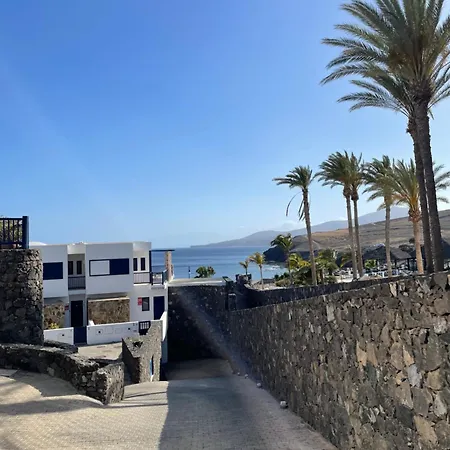 Seafront Willa