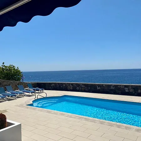 Villa Seafront *